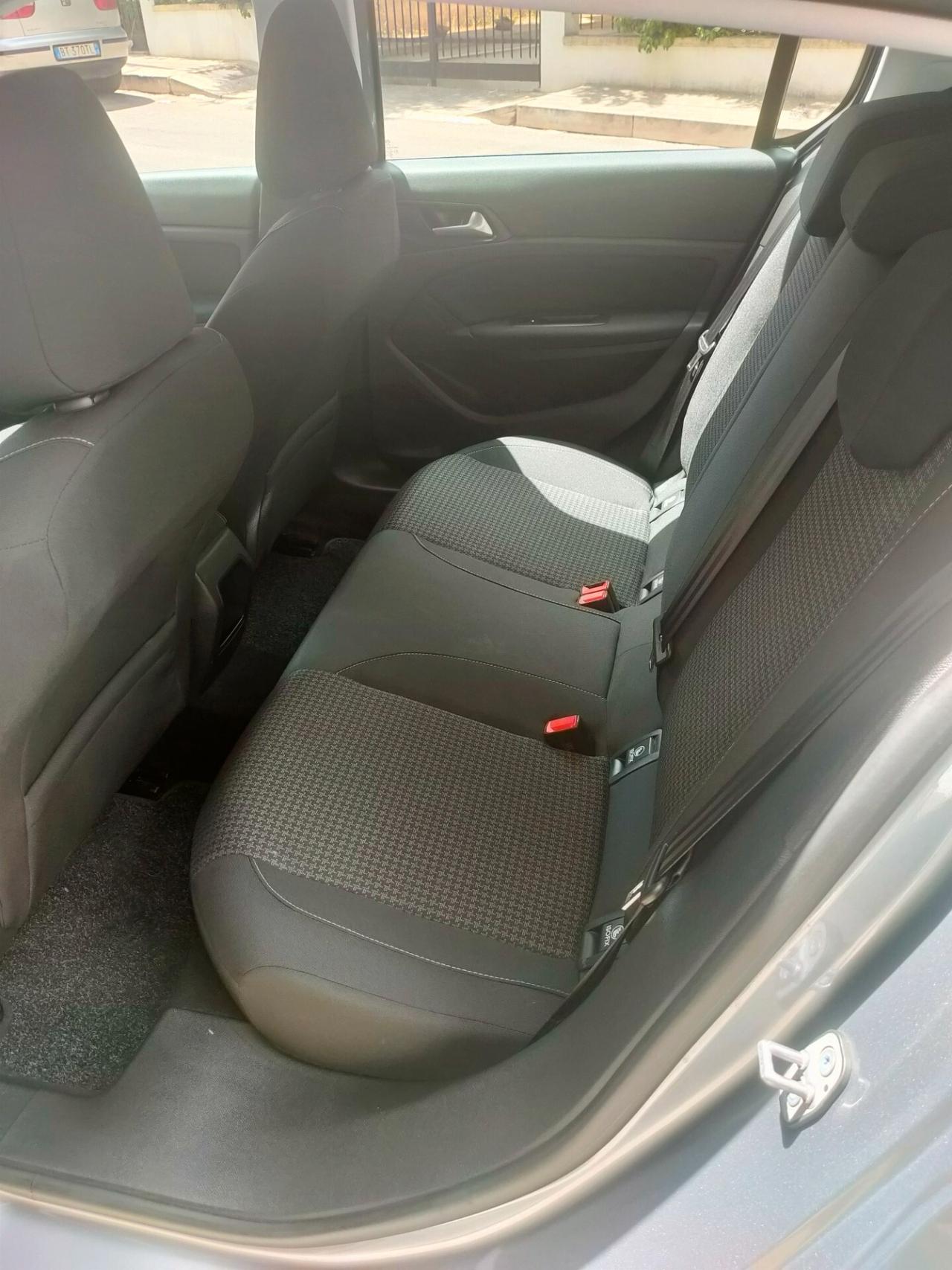 Peugeot 308 BlueHDi 100 S&S Style Allure