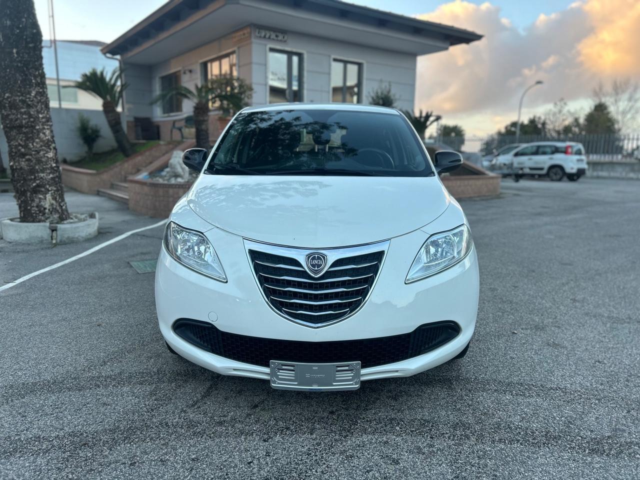 Lancia Ypsilon 1.2 69 CV 5 porte S&S Platinum