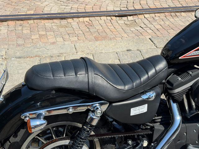 HARLEY-DAVIDSON 883 Sportster R XL 883 R