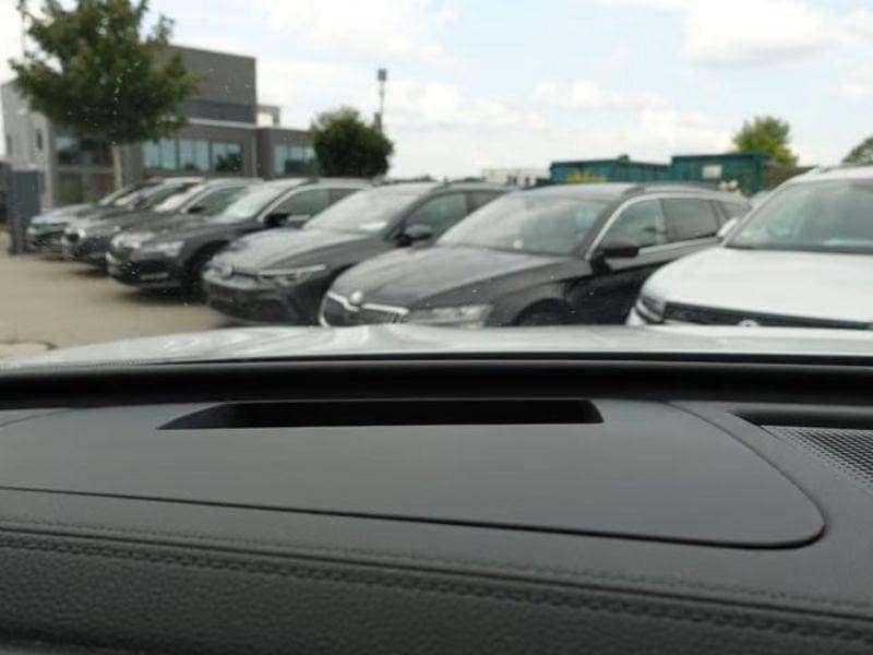 Volkswagen Tiguan Volkswagen Tiguan 2.0 TDI 4Motion 193cv DSG R-Line Plus Black Style MATRIX GANCIO CAMERA