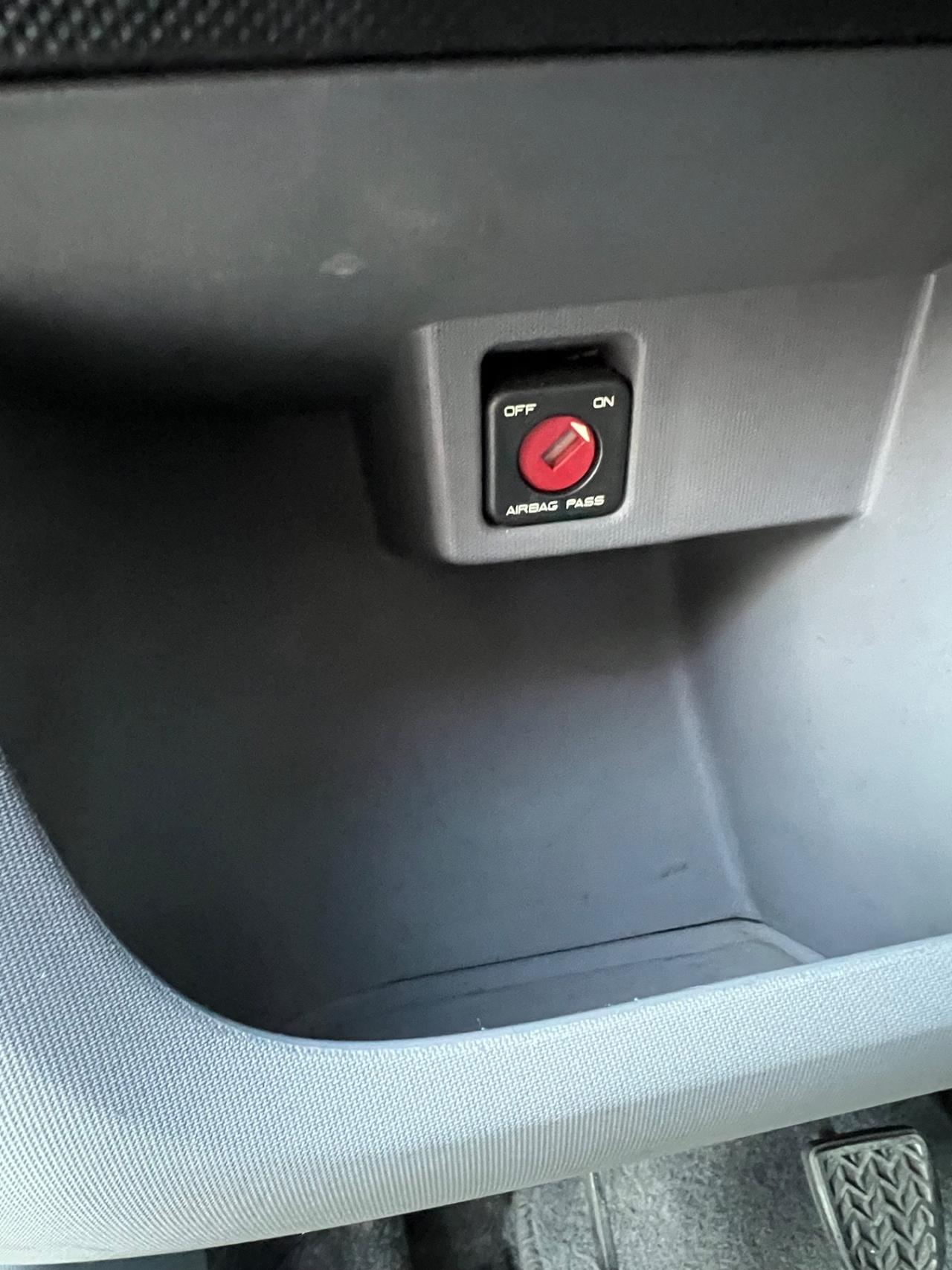 Peugeot 107 1.0 68CV 5p. Desir