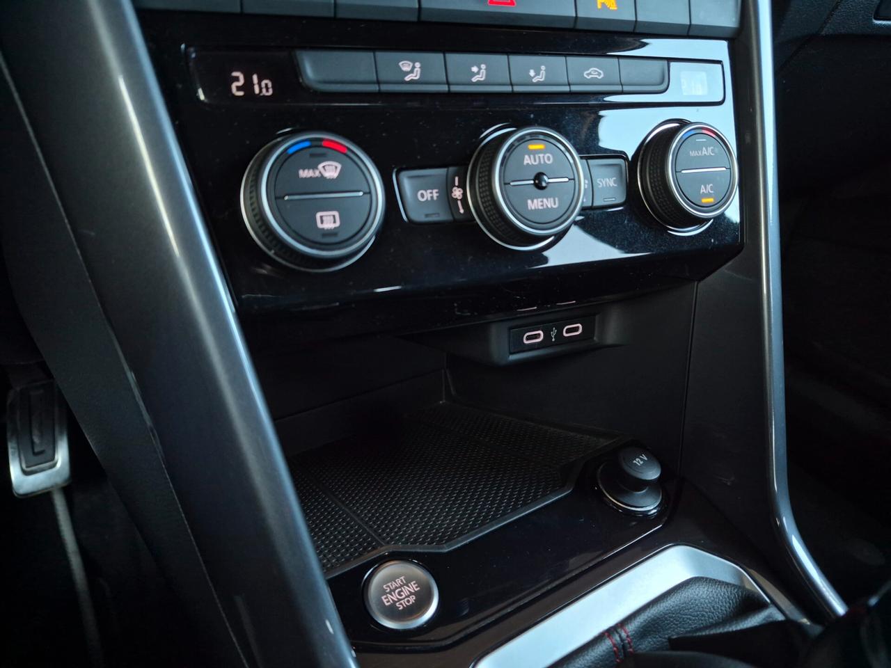 Volkswagen T-Roc 1.5 TSI (BENZINA) R-LINE SPORT LED COCKPIT PRO RETROCAM. CARPLAY 18"