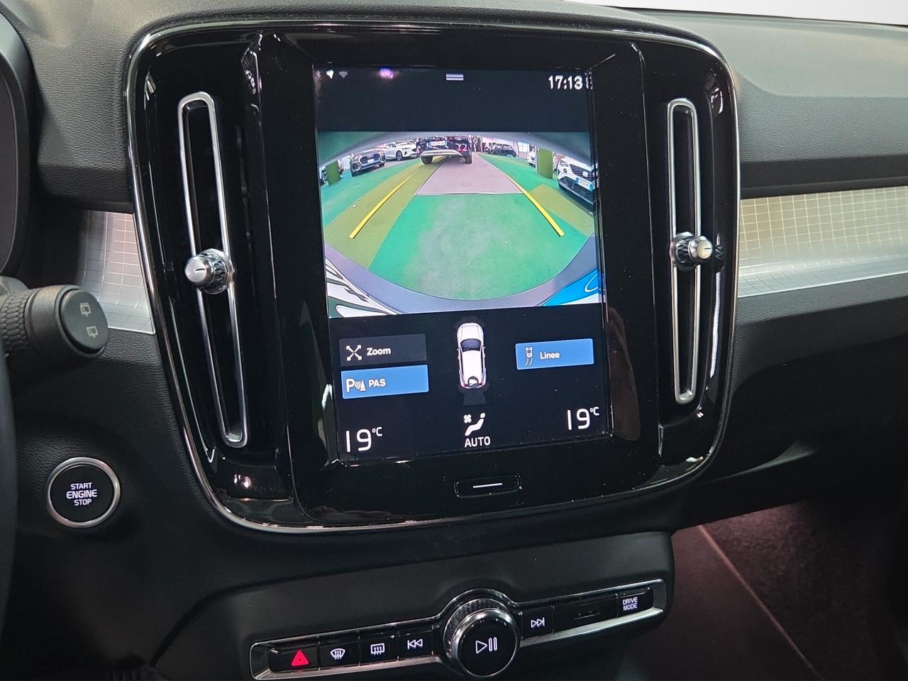 Volvo XC40 T3 Geartronic Momentum Pro
