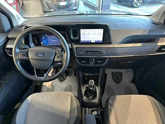 Ford Tourneo Courier 1.0 EcoBoost Titanium