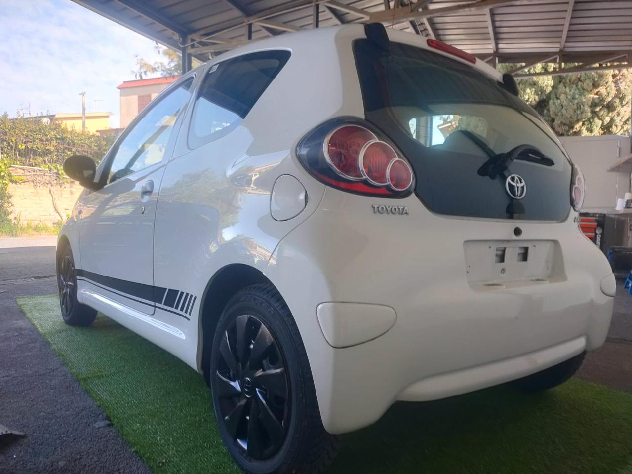 Toyota Aygo 1.0 12V VVT-i 3 porte Lounge Connect MMT