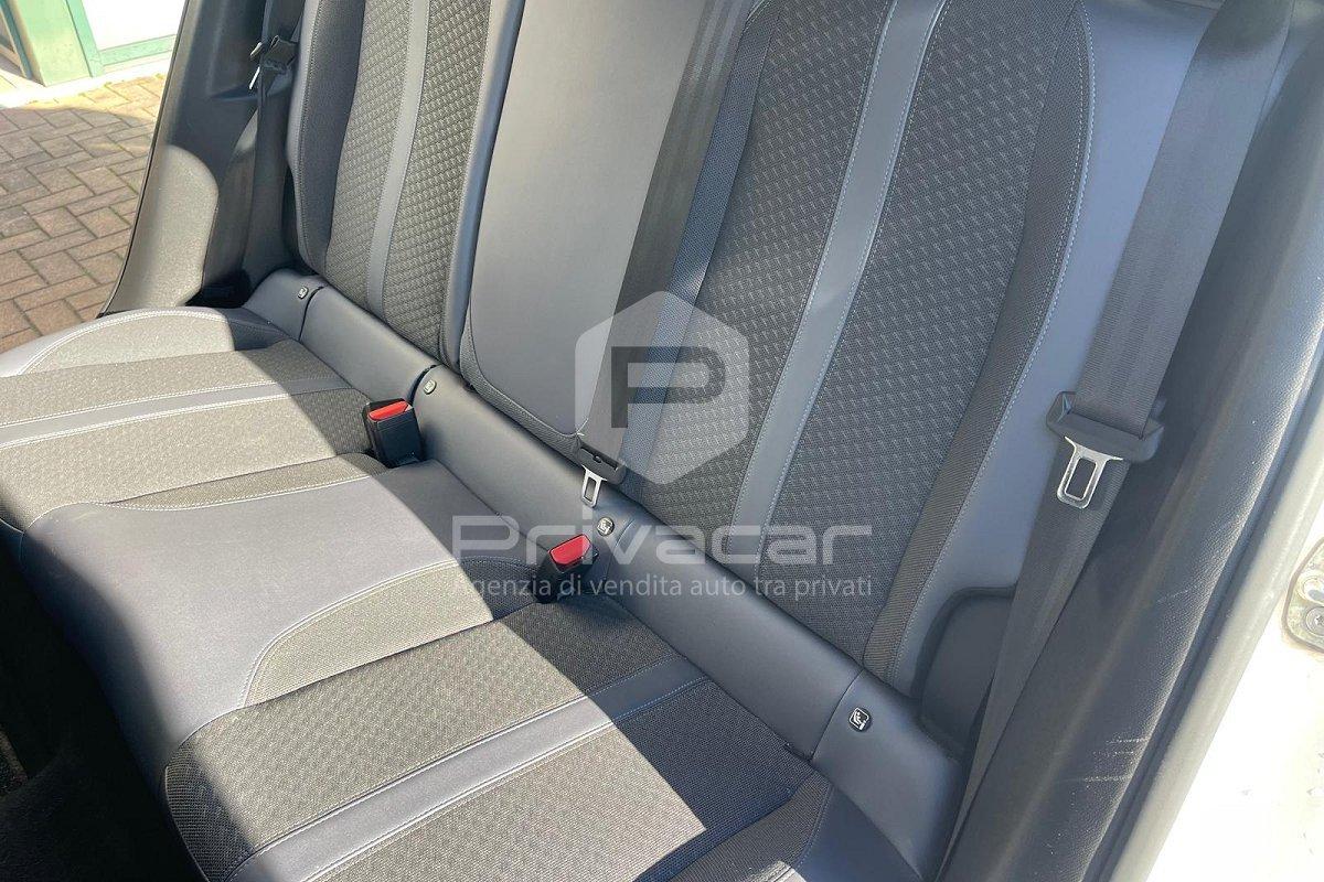 PEUGEOT 2008 PureTech 100 S&S Allure