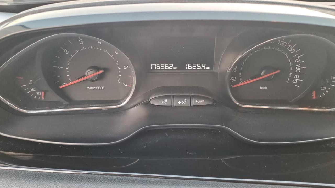 Peugeot 208 1.0 VTi 68 CV 5 porte Active-50KW