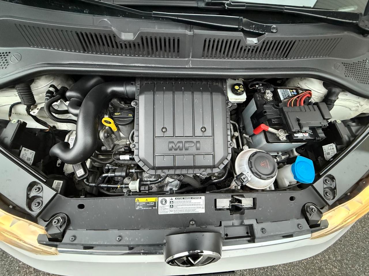 Volkswagen up! 1.0 5p. Eco High BMT ***VIDEOCAMERA*GUIDABILE DA NEOPATENTATI***