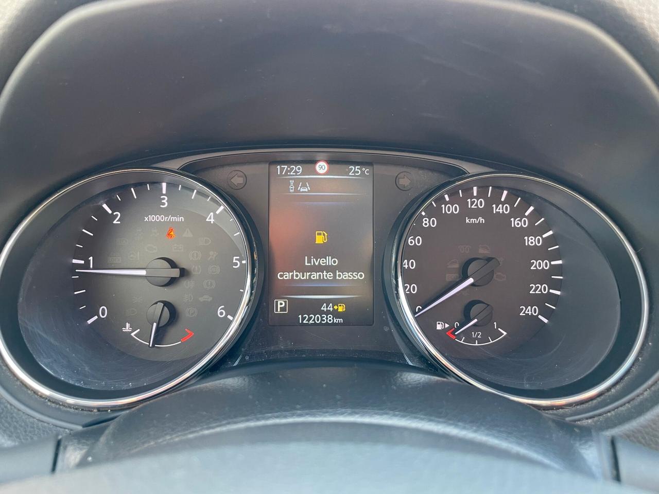 NISSAN QASHQAI 1.6 dCi X-Tronic 2WD Black Edition