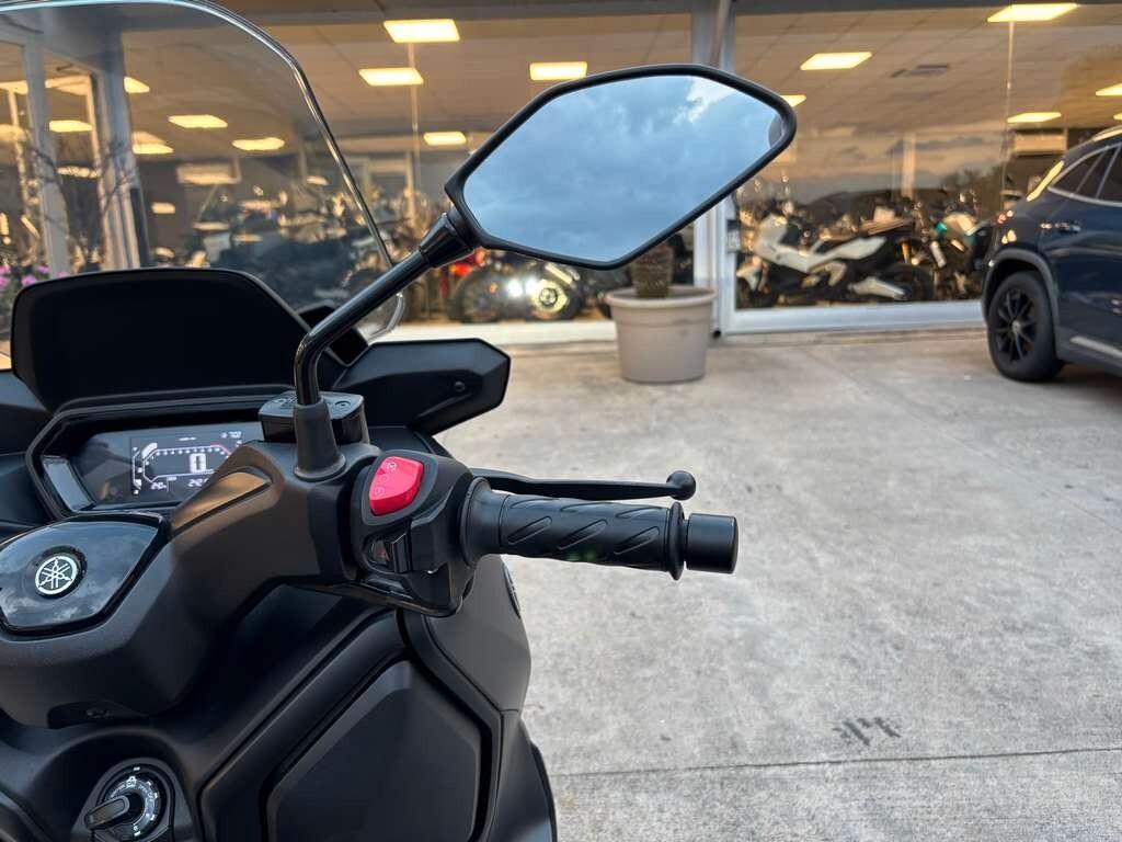 Yamaha X-Max 300 2023 /KM 24.000 Tuo a solo 45 Euro al mese
