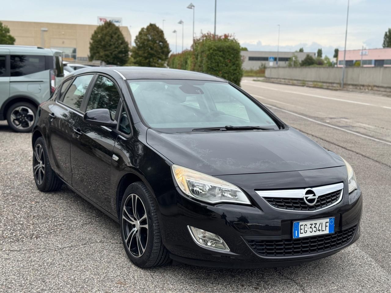 Opel Astra 1.3 CDTI 95CV 5 porte Cosmo