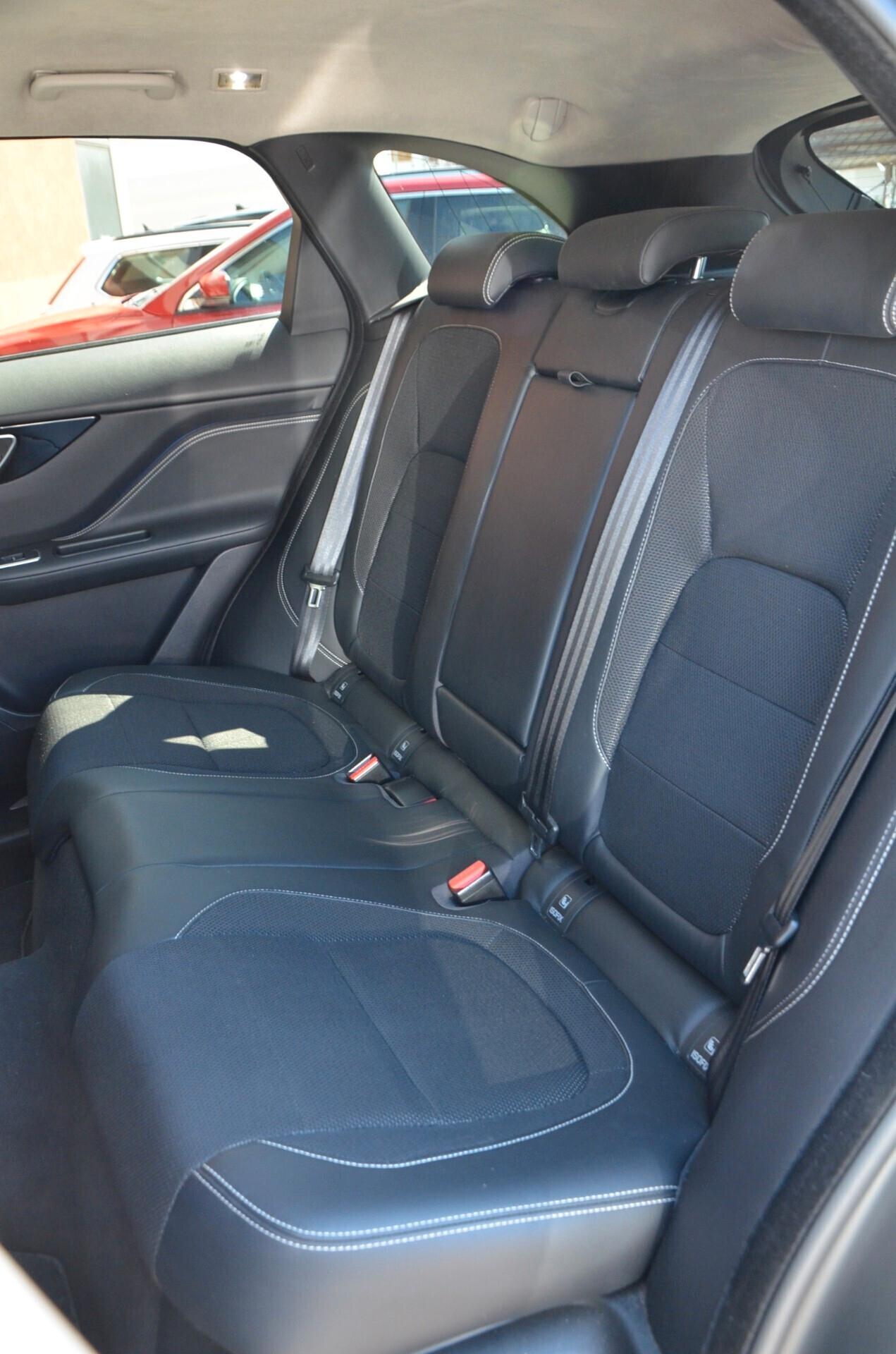 Jaguar F-Pace 2.0 D 180 CV AWD aut. R-Sport