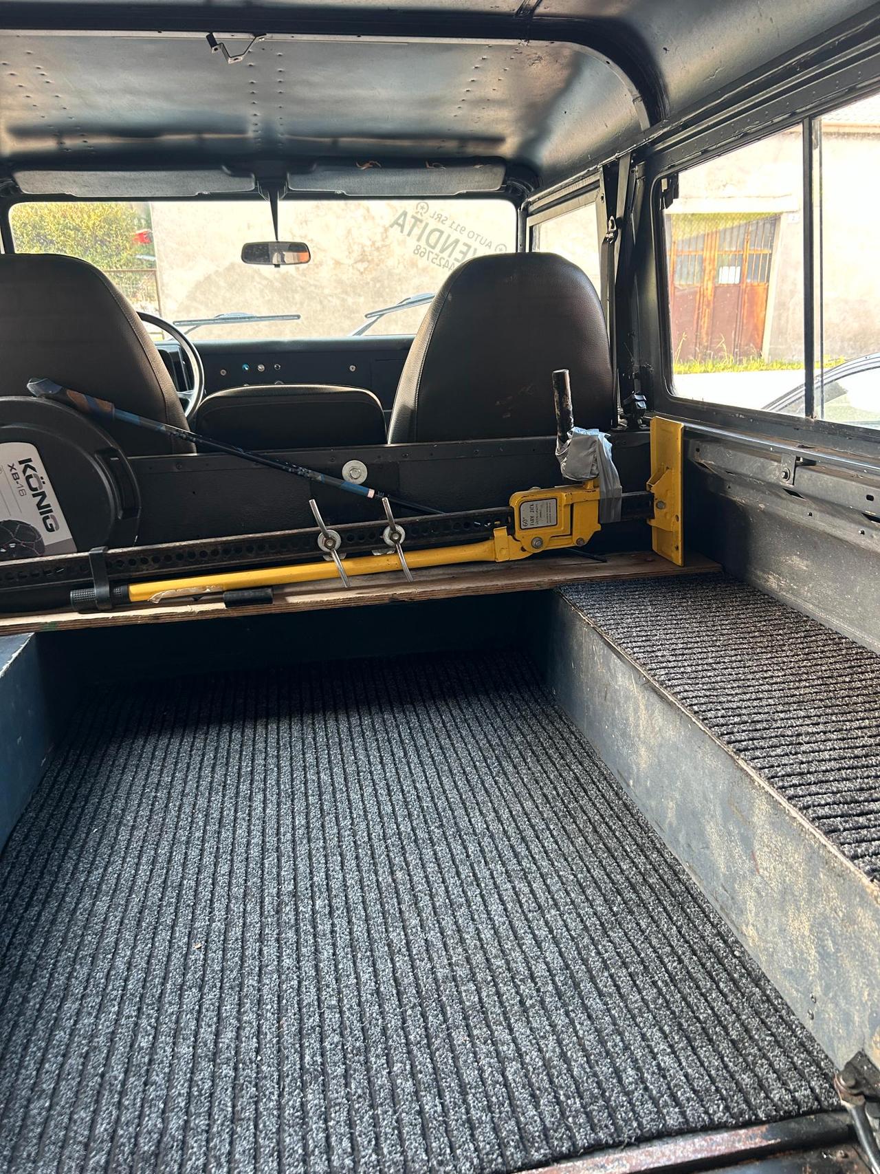 LAND ROVER Defender 90 turbodiesel AUTOCARRO 3 POSTI