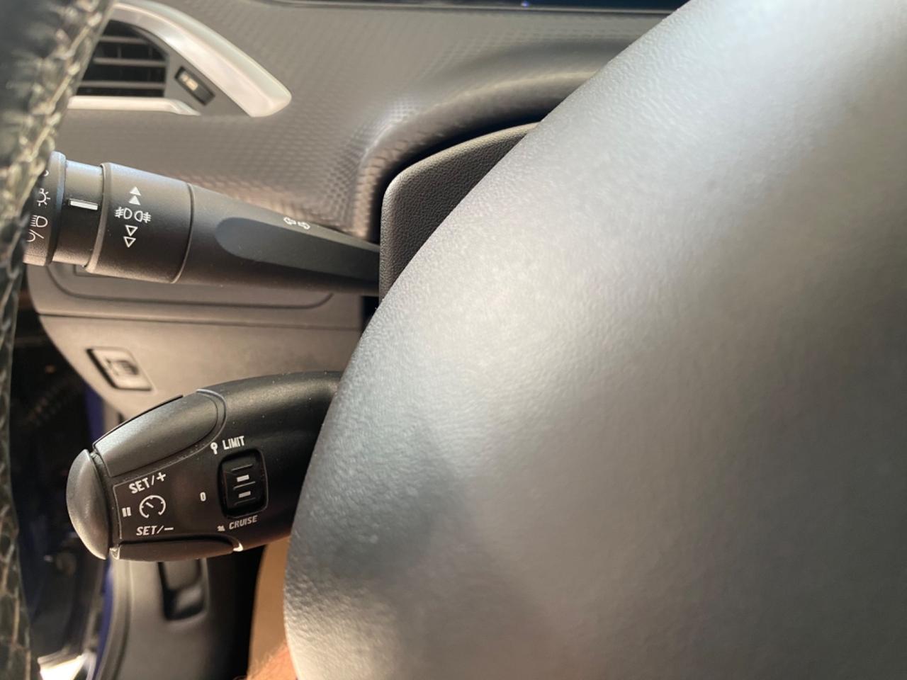 Peugeot 2008 1.6 e-HDi 115 CV ALLURE GRIP CONTROL2014
