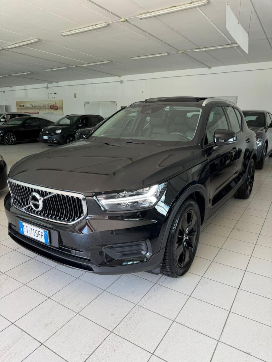 VOLVO - XC40 - D4 AWD Geartronic Momentum
