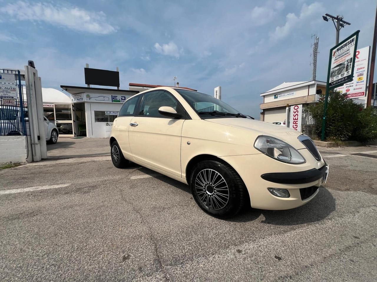 LANCIA YPSILON 1200BENZ ALLESTIMENTO ORO ECCELLENTI CONDIZIONI