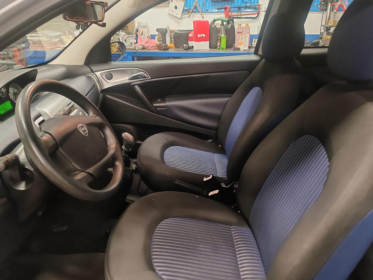 Lancia Ypsilon 3 Porte Ypsilon 1.2 8v Argento