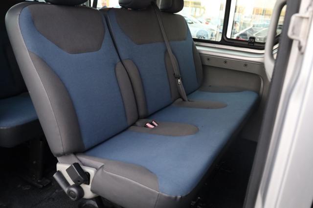 RENAULT Trafic 2.0 dCi/115 Passenger 8 Posti