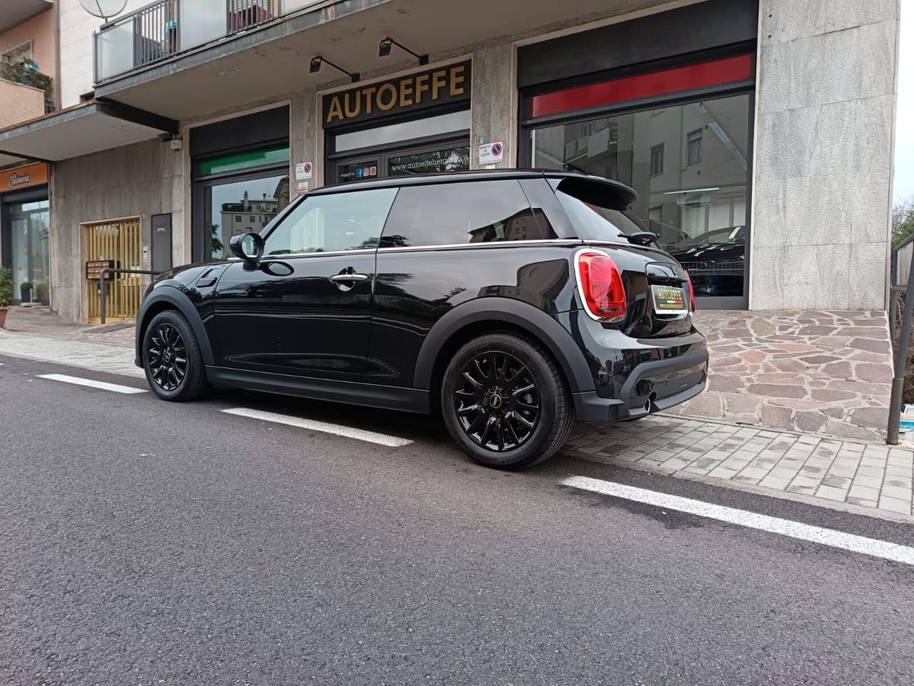 Mini 1.5 COOPER *6.400 KM*, NAVI, LED, UNICOPROPRIETARIO