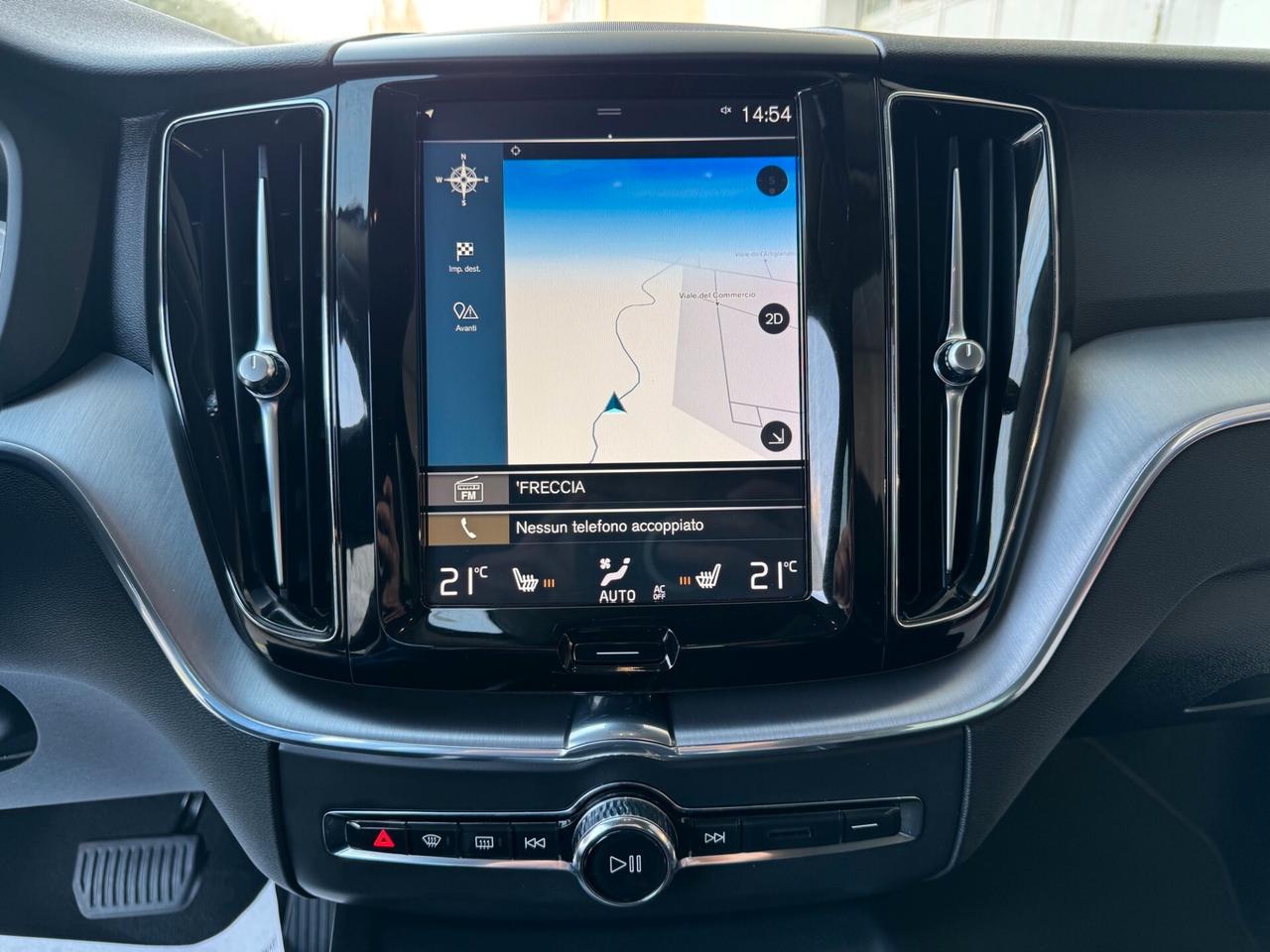 Volvo XC60 2.0 b4 MomentumPro AWD GEARTRONIC PROMO