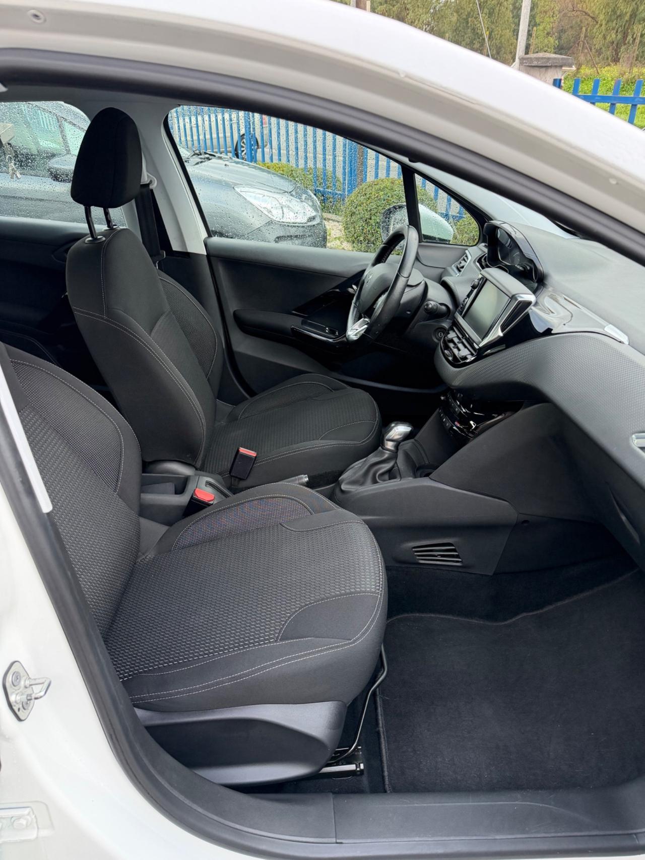 Peugeot 208 BlueHDi 100 S&S 5 porte Allure