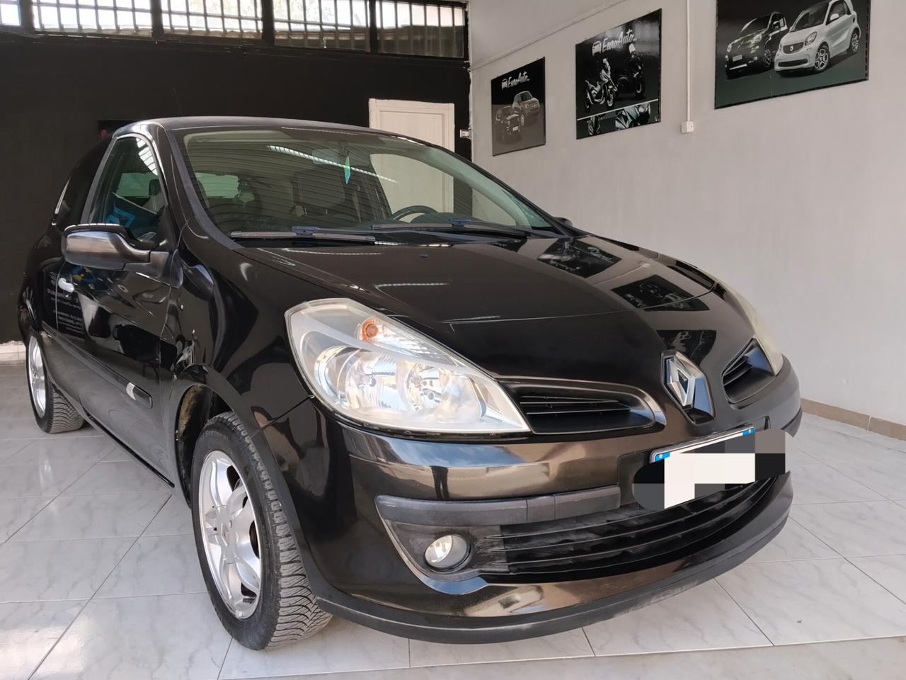 Renault Clio 1.5 diesel CON GARANZIA