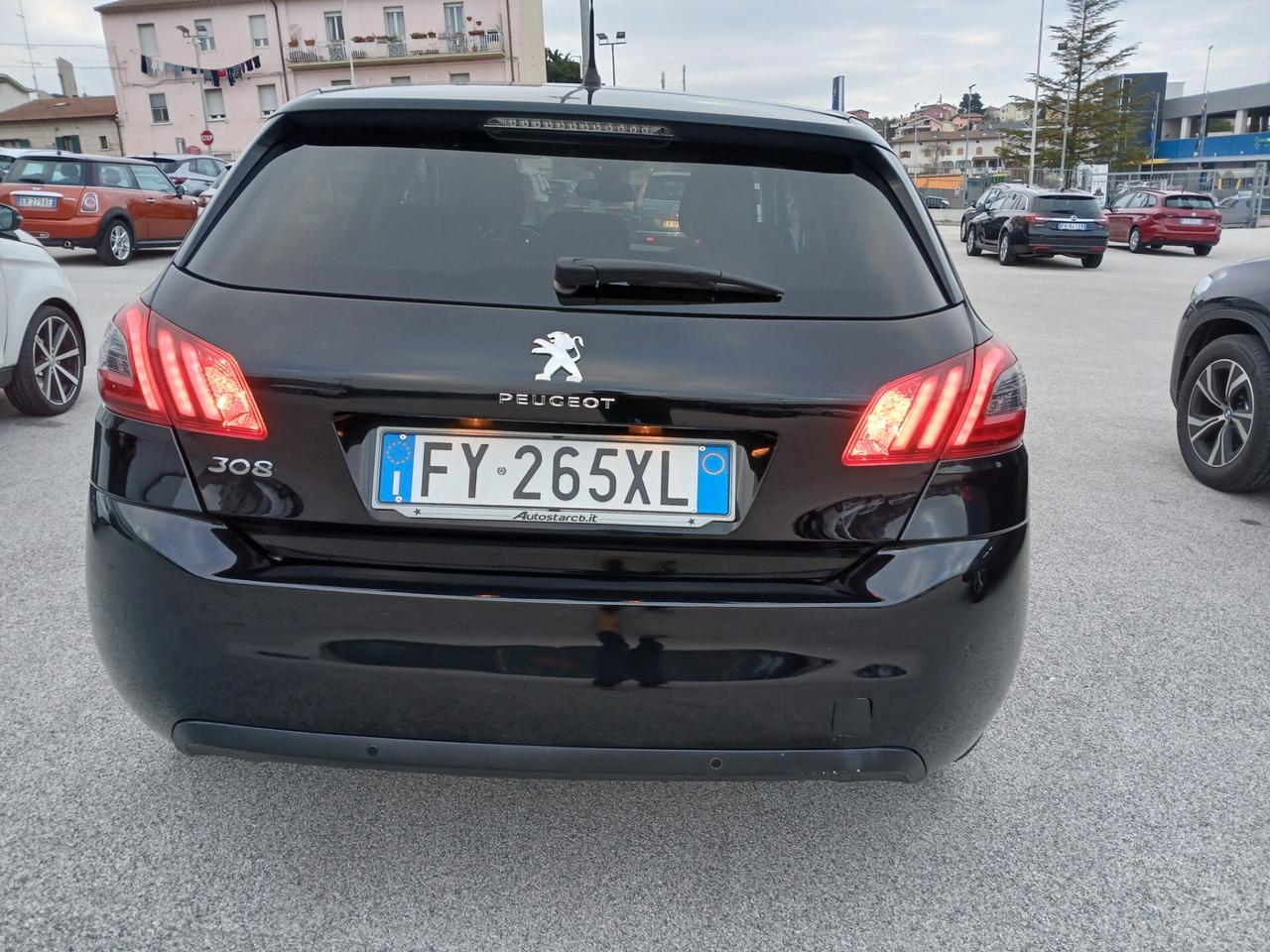 Peugeot 308 HDI 102CV 2019 BERLINA