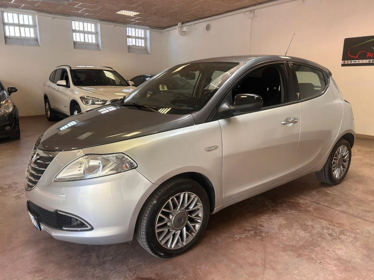 Lancia Ypsilon 1.2 69 CV 5 porte S&S Platinum