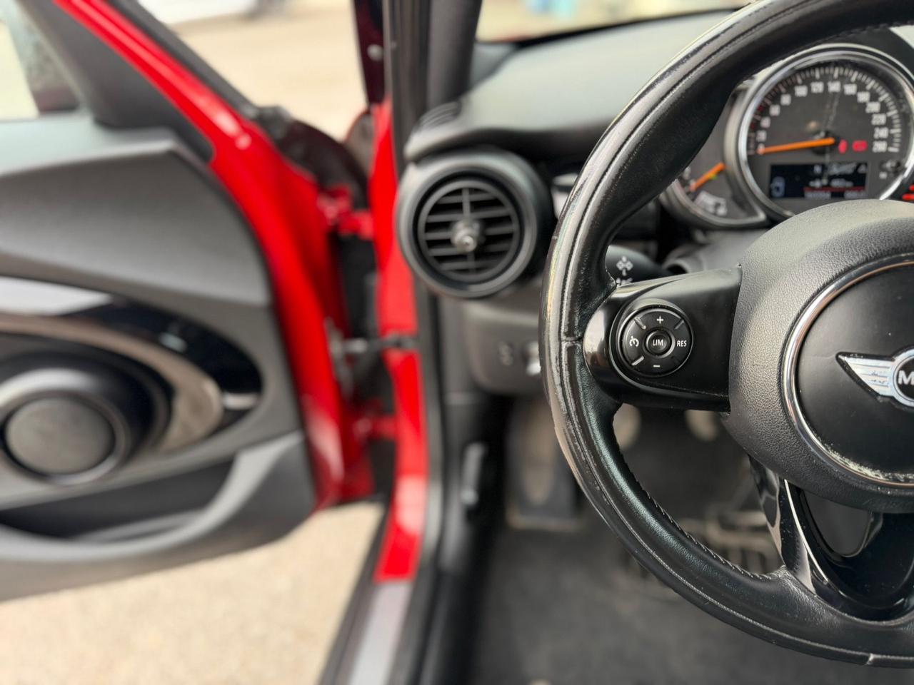 Mini 1.5 Cooper D Business XL Neopatentati