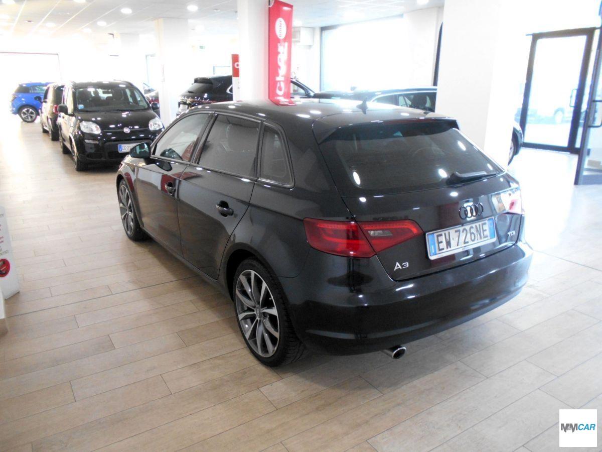 AUDI - A3 Sportback - 1.6 TDI S tronic Ambition