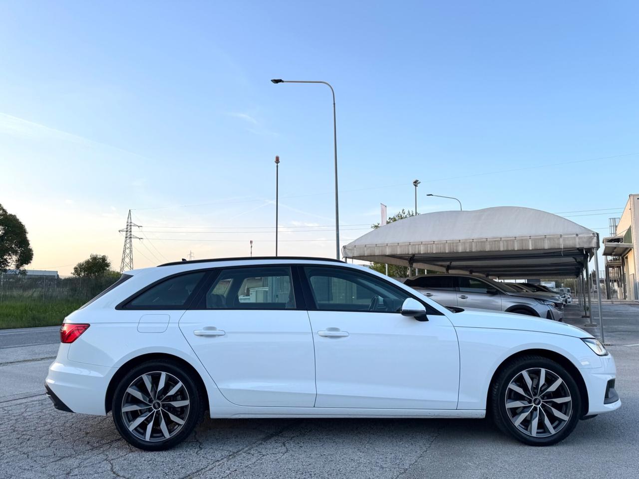 AUDI A4 2.0 Tdi Avant S-Tronic - Led 18