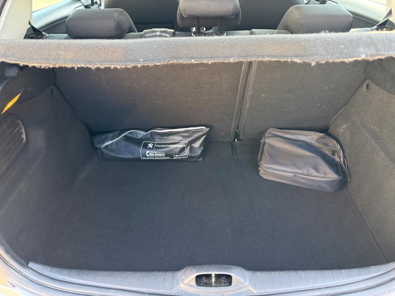 Peugeot 208 PureTech 82 5p. GPL Allure