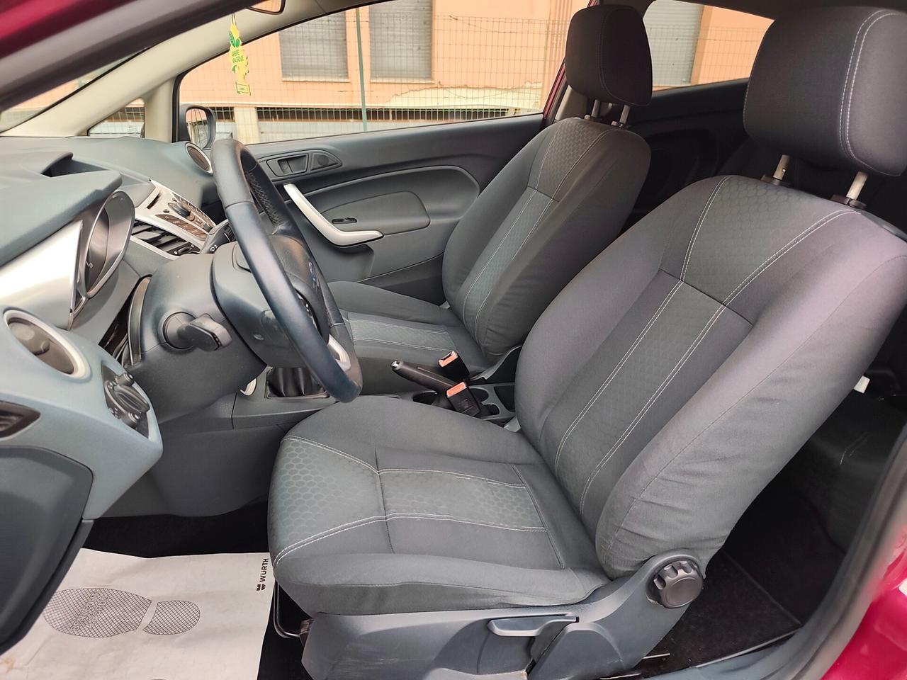 Ford Fiesta 1.2 Benz 82CV 3 porte Titanium