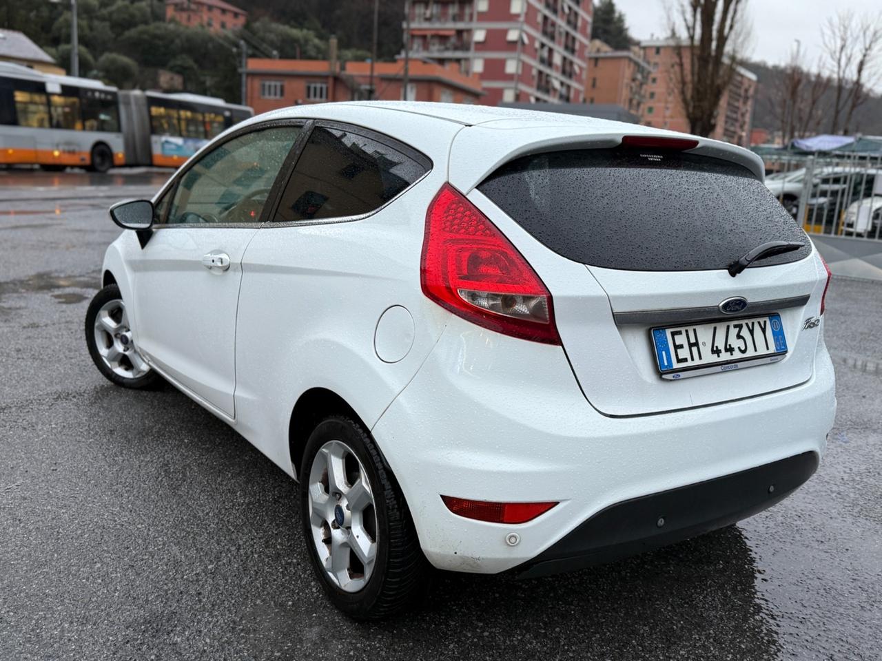 Ford Fiesta 1.2 TITANIUM 2011 NEOPATENTATI