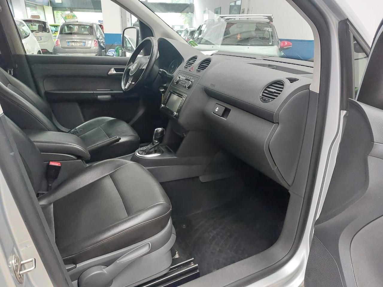 Volkswagen Caddy 1.6 TDI 102 CV DSG 5 POSTI