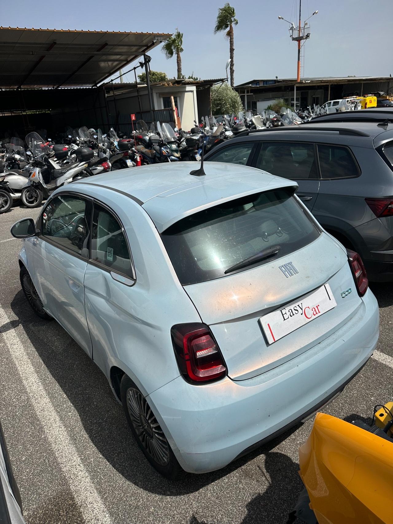 Fiat 500 500e 42 kWh SINISTRATA