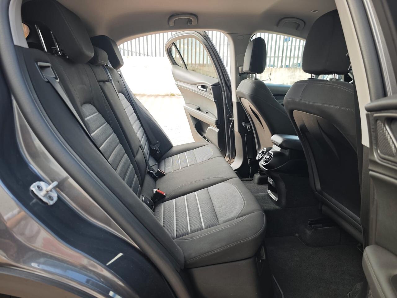 Alfa Romeo Stelvio 2.2 Turbodiesel 190 CV AT8 RWD Business