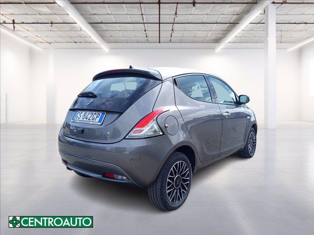 LANCIA Ypsilon 1.0 firefly hybrid Gold Plus s&s 70cv 5p.ti del 2024