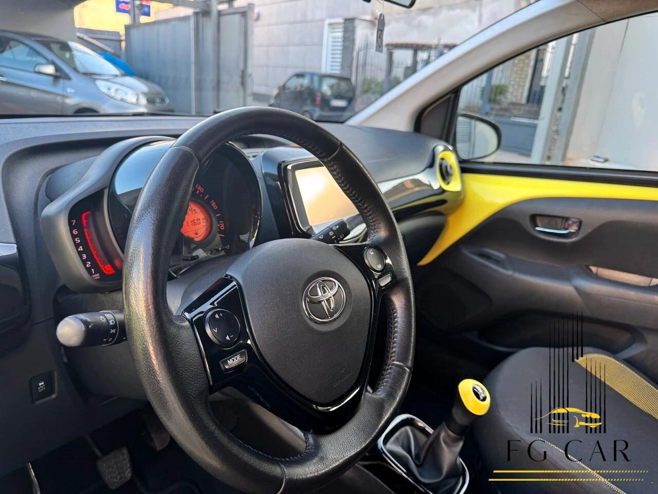 Toyota Aygo 1.0 VVT-i 69 CV 5 porte x-BLACK GPL 10/2016