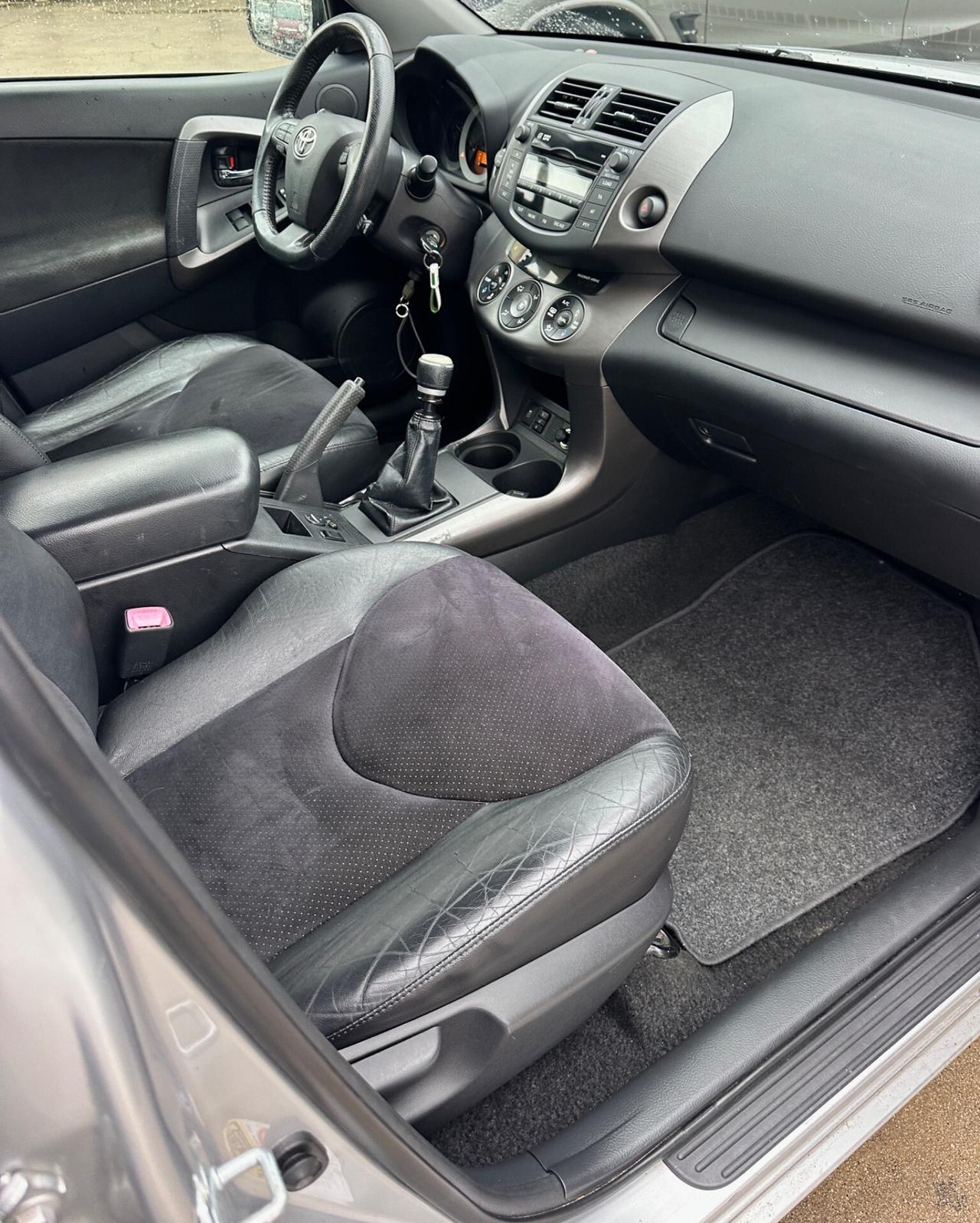 Toyota RAV 4 2.2 D-4D 150 CV DPF Exclusive