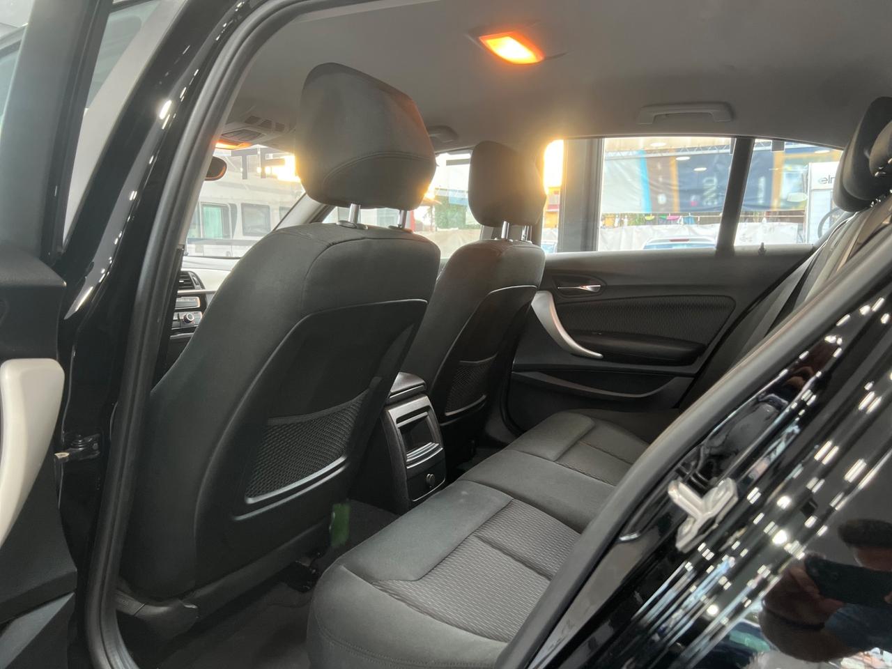 Bmw serie 1 116d SOLO 64.000KM - 2019