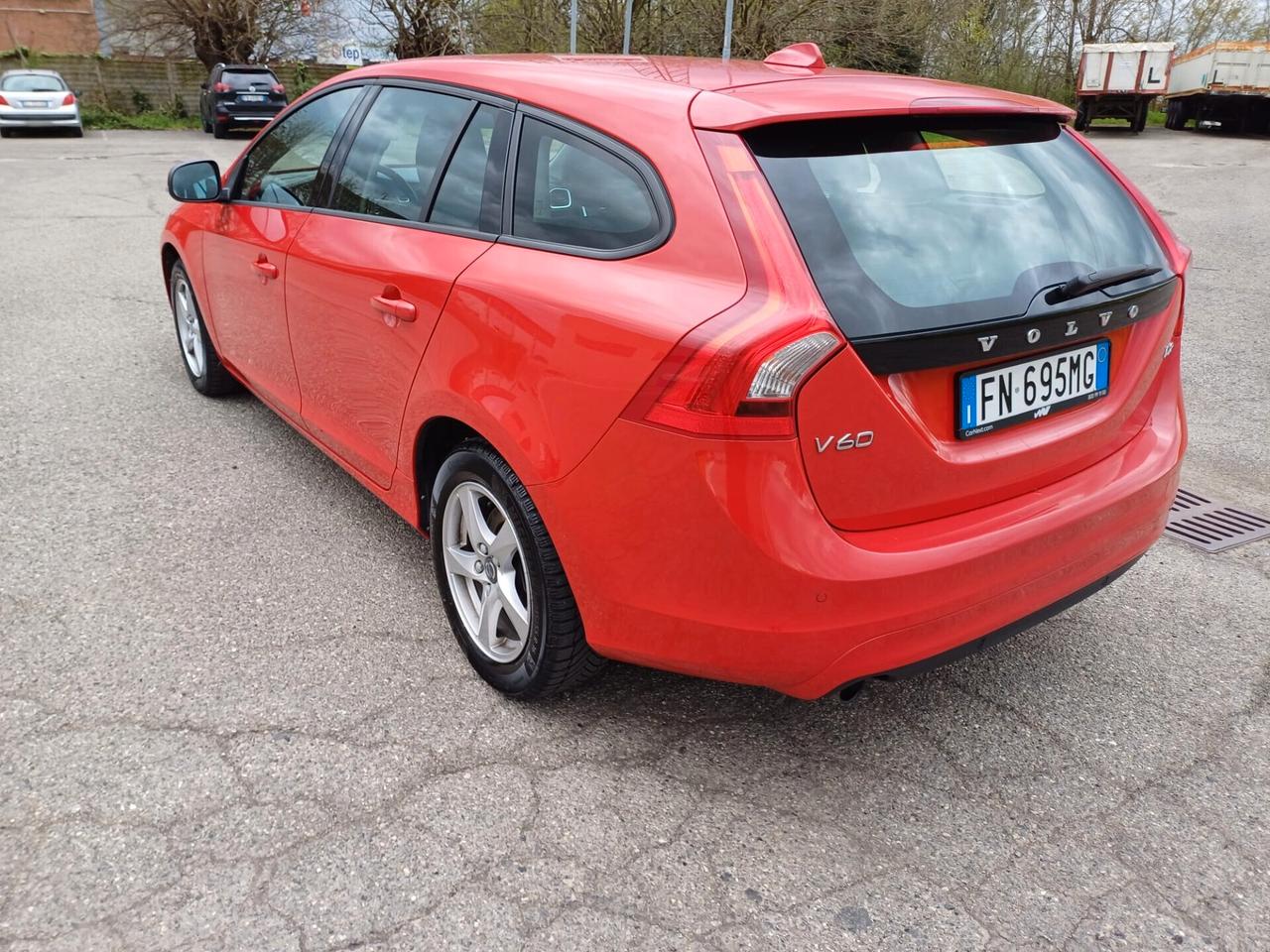 Volvo V60 D2 Geartronic Dynamic Edition