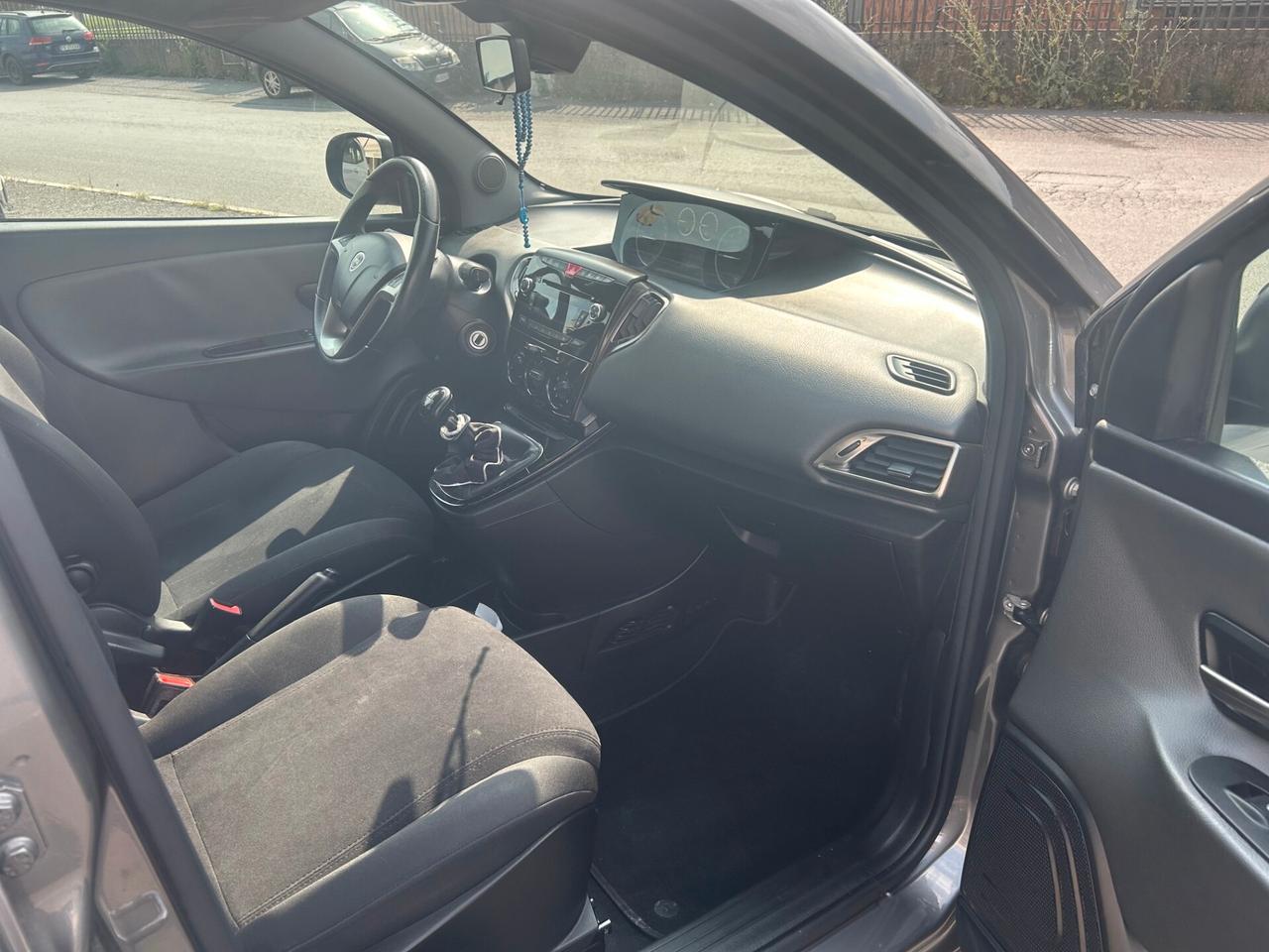 Lancia Ypsilon 0.9 TwinAir 85 CV 5 porte Metano Ecochic Gold