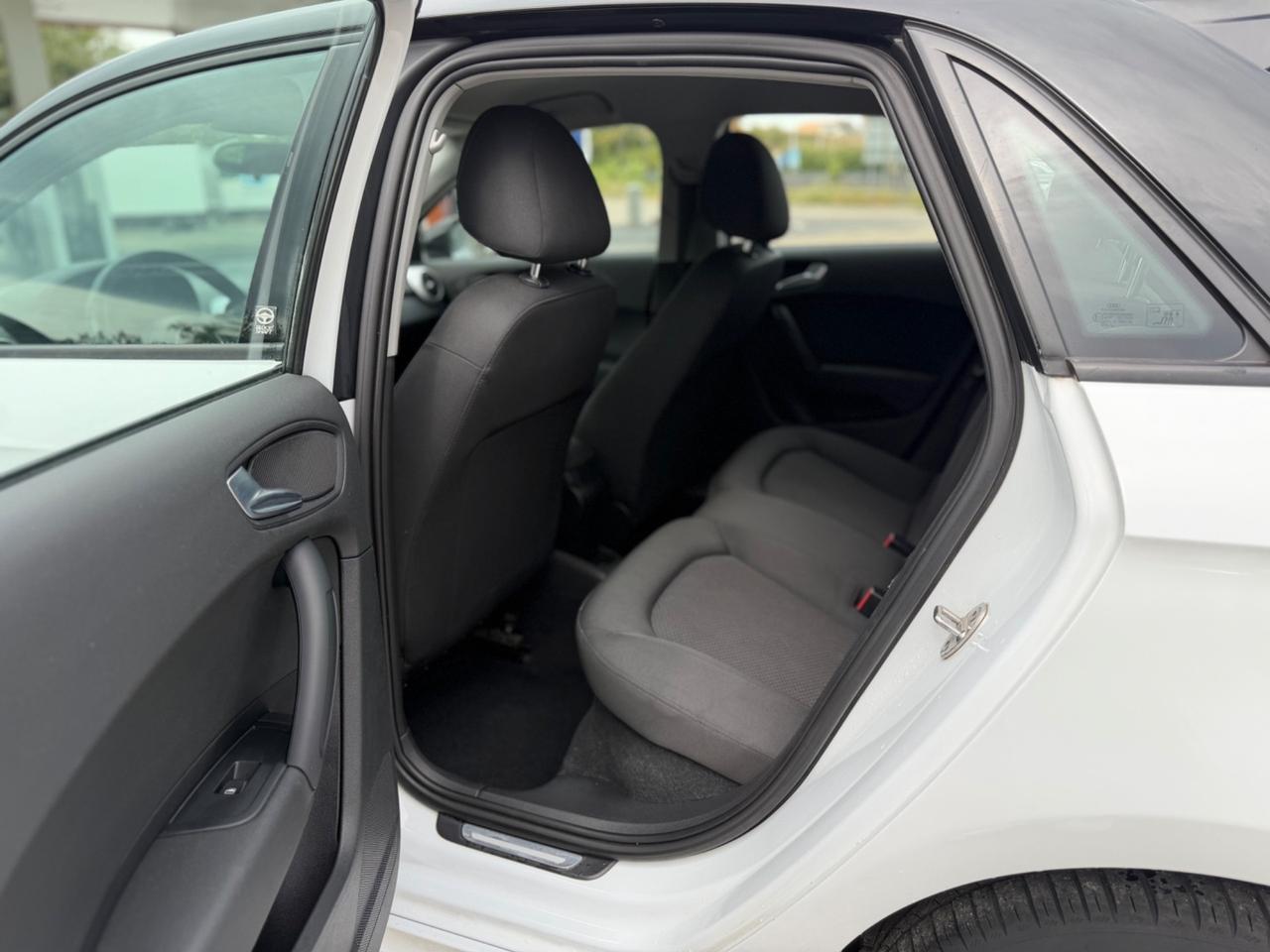 Audi A1 1.6 TDI S tronic line edition plus