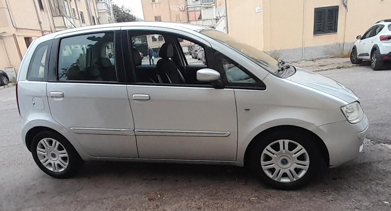 Fiat Idea 1.4 16V BlackMotion