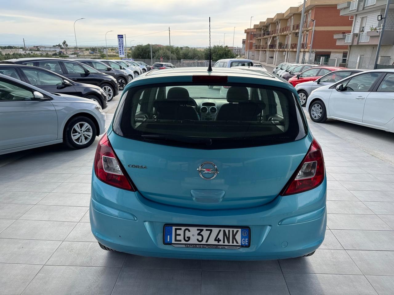 Opel Corsa 1.2 5 porte Club