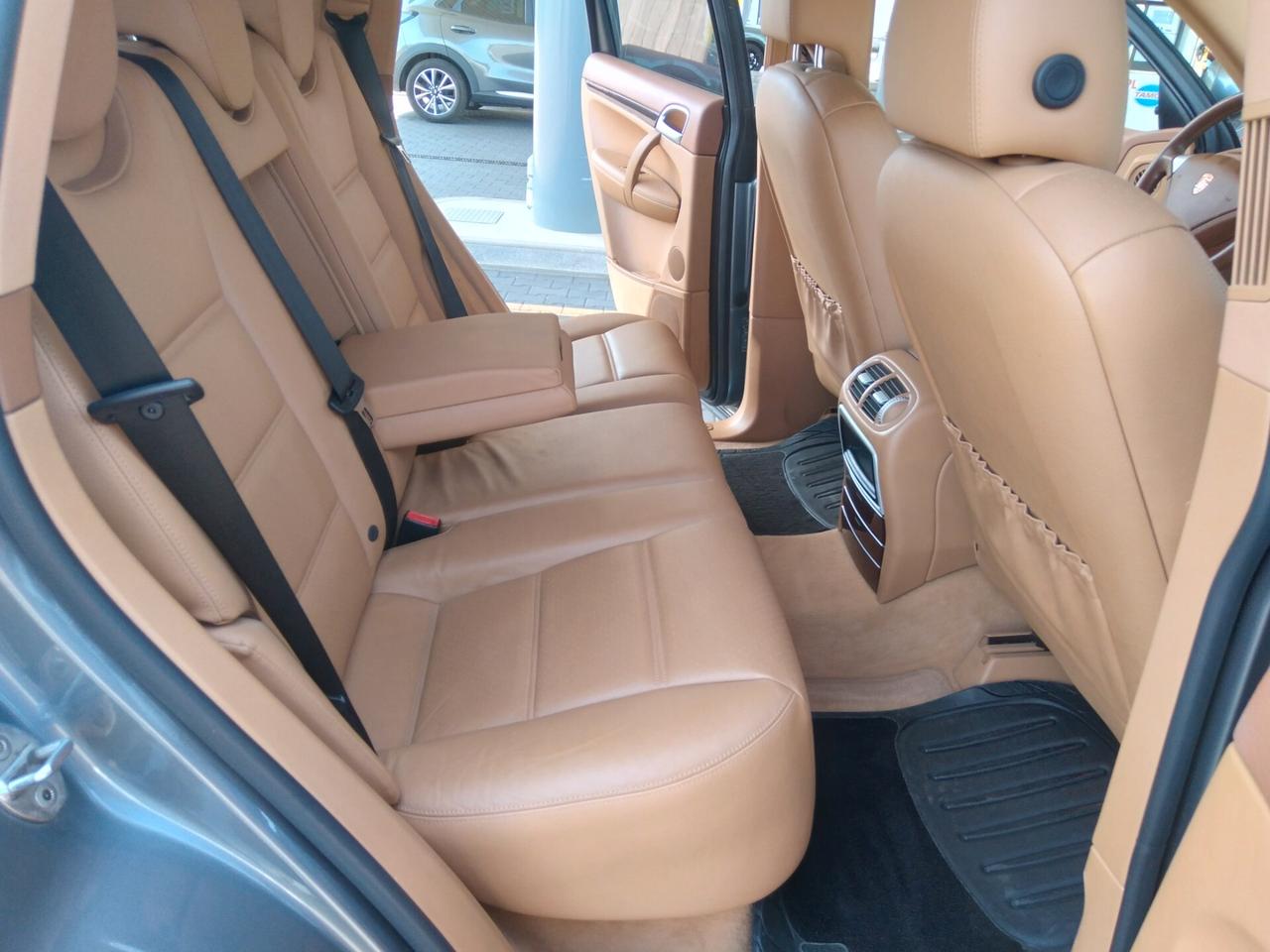 Porsche Cayenne 3.2 V6 250cv cambio manuale 6marce