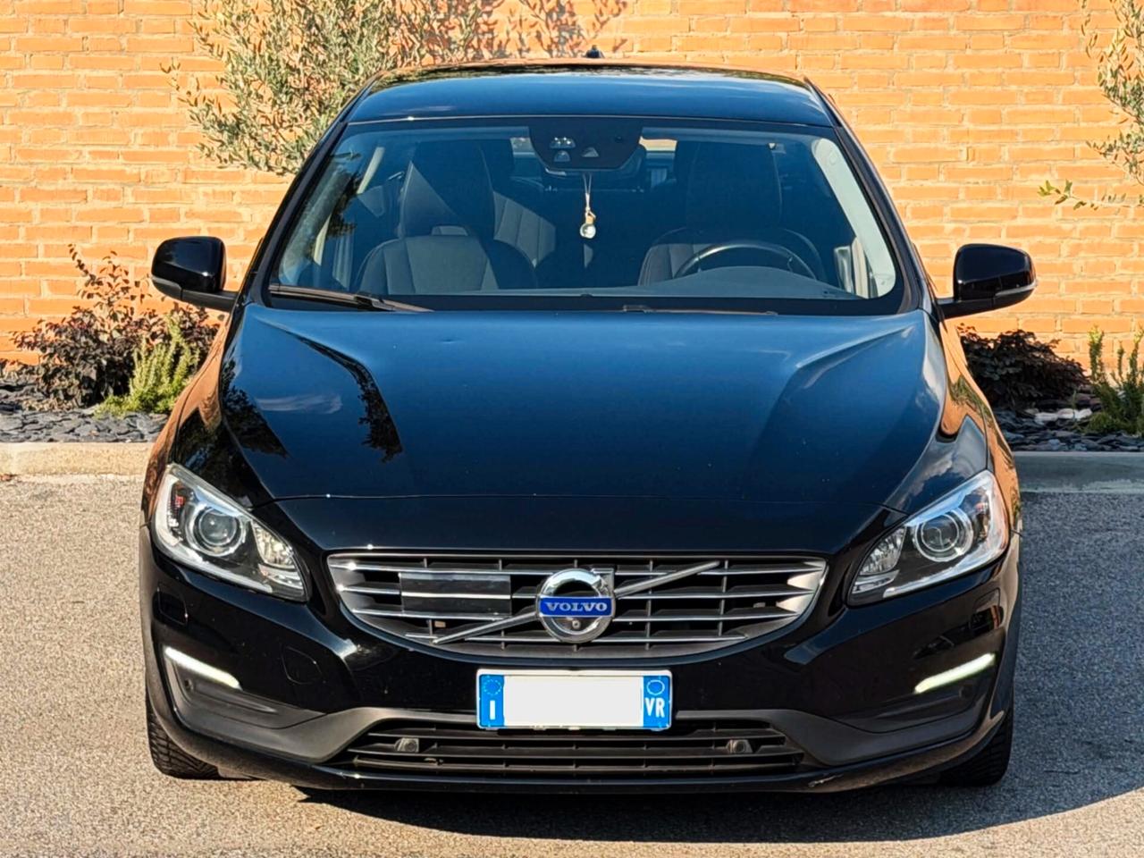 Volvo S60 R-design 2.0 190cv-143.000km-Full-GARANZIA-Euro6
