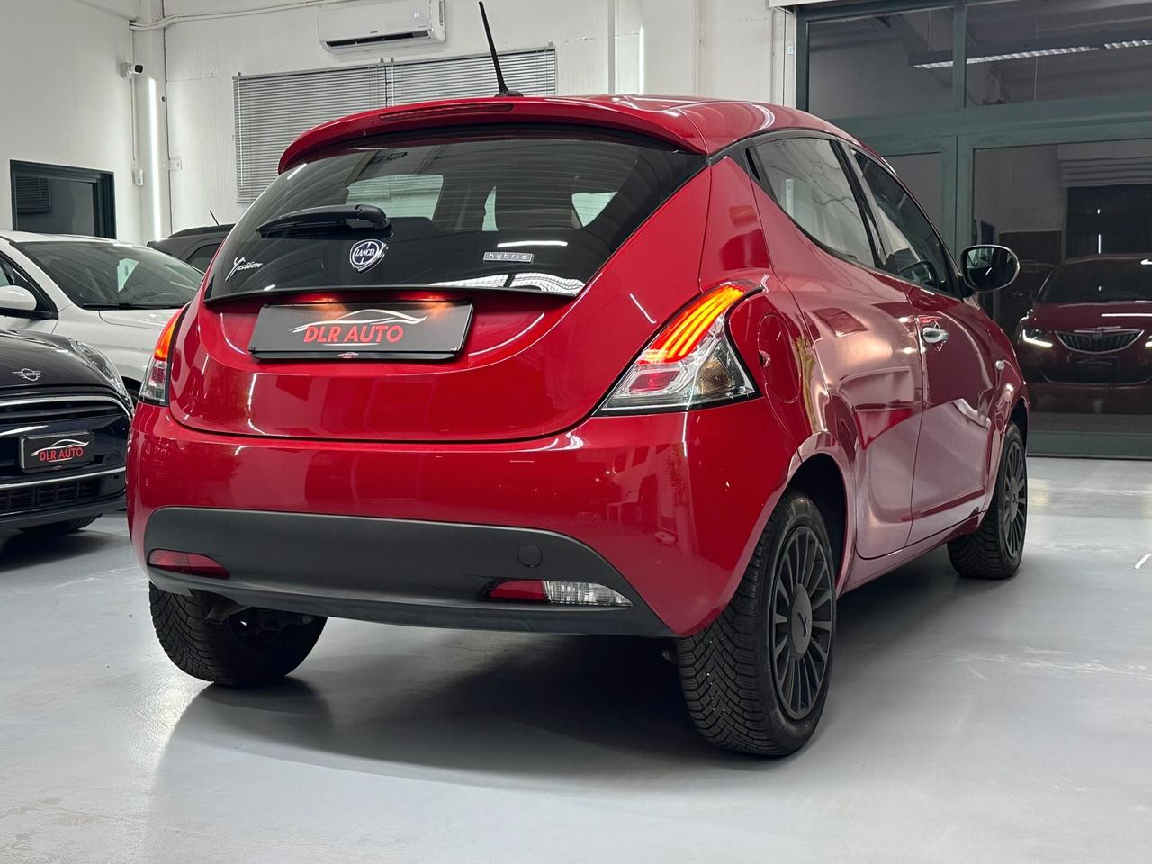Ypsilon 1.0 FireFly Hybrid Ecochic Aziendale