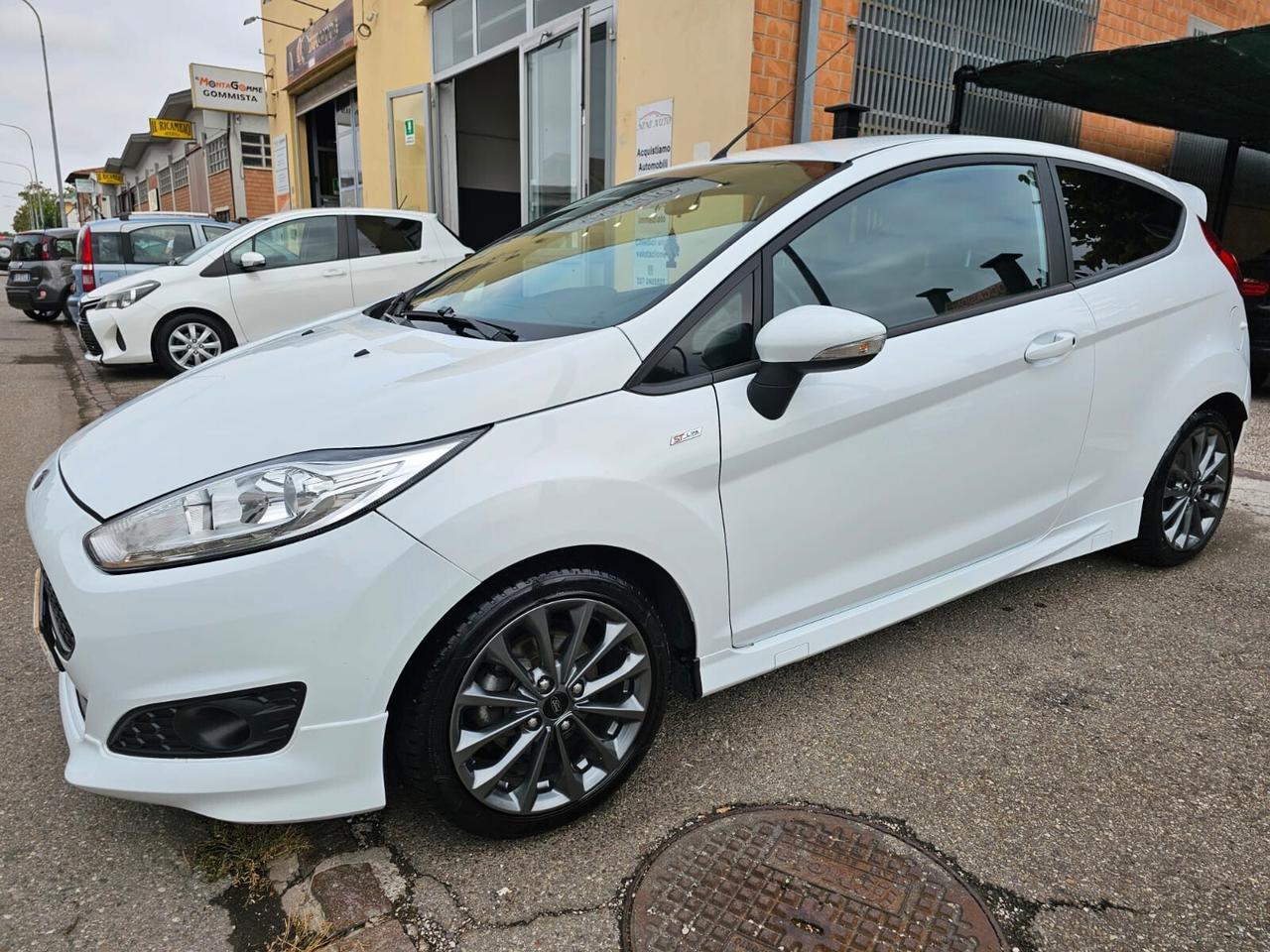 Ford Fiesta 1.5 TDCi 75cv ST-Line*Navi*Cerchi*Unipro*